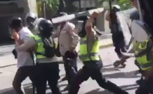 PNB golpeó con escudo y cascos al diputado Rafael Guzmán