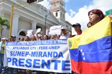 Empleados mirandinos tomaron las calles para exigir al gobie...