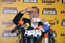 José Guerra: Eliminar billetes de 100 es una medida apresura...