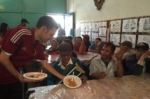Carlos García compartió almuerzo navideño en comedor “San Ma...
