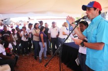 Capriles: Al gobierno le interesa el bonche y no equipar a l...