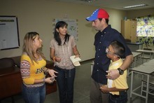 Capriles: Debemos unirnos para tumbar el muro de división qu...