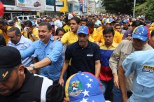 Capriles: Señora Lucena si usted no da respuesta será respon...