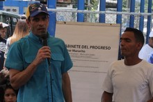 Capriles inspeccionó reparaciones de cancha y capilla en Mar...