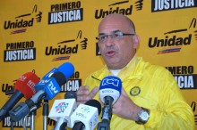 José Antonio España: Oprimido por el hambre y la miseria, el...