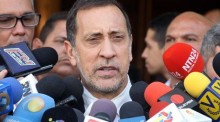 José Guerra: "El gobierno busca solucionar su crisis fi...
