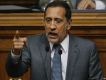 José Guerra: Postergar la reconversión no resuelve la hiperi...
