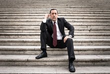 José Guerra: Estamos gastando más en pagar la deuda que en s...