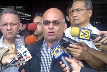 José Antonio España: Persiguen a Caldera, Ismael y Berrizbei...