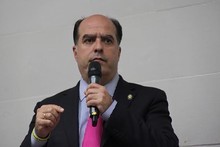 Julio Borges: Maduro llama “complot” al levantamiento de las...