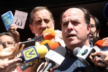 Julio Borges: La culpa de la crisis la tiene Maduro y su mod...
