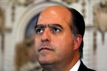Julio Borges: Maduro, Jaua y Escarrá están llevando a la FAN...