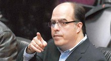 Julio Borges: Maduro cambia o el país cambia al Gobierno