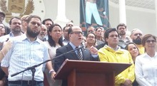 Diputados opositores convocan gran movilización ante accione...