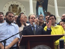 Julio Borges a la FANB: Ustedes también son pueblo y también...