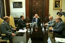 Julio Borges se reunió con Pedro Pablo Kuczynski para conver...