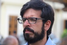 Miguel Pizarro: Miles de venezolanos están en la calle pese ...