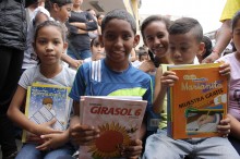 Adriana D'Elia: Niños de Las Minas de Baruta recibieron...