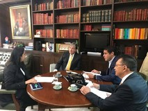 Diputados de la Asamblea Nacional se reúnen con el Canciller...