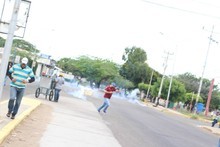 Reprimen a los zulianos a su llegada al CNE
