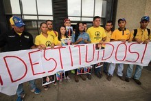 Con protestas creativas jóvenes zulianos rechazan la Constit...