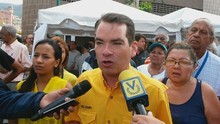 Tomás Guanipa explica a la gente el fraude de la Constituyen...