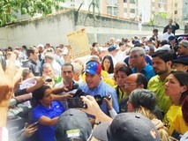 Julio Borges: El Gobierno bloquea entradas a Caracas para im...